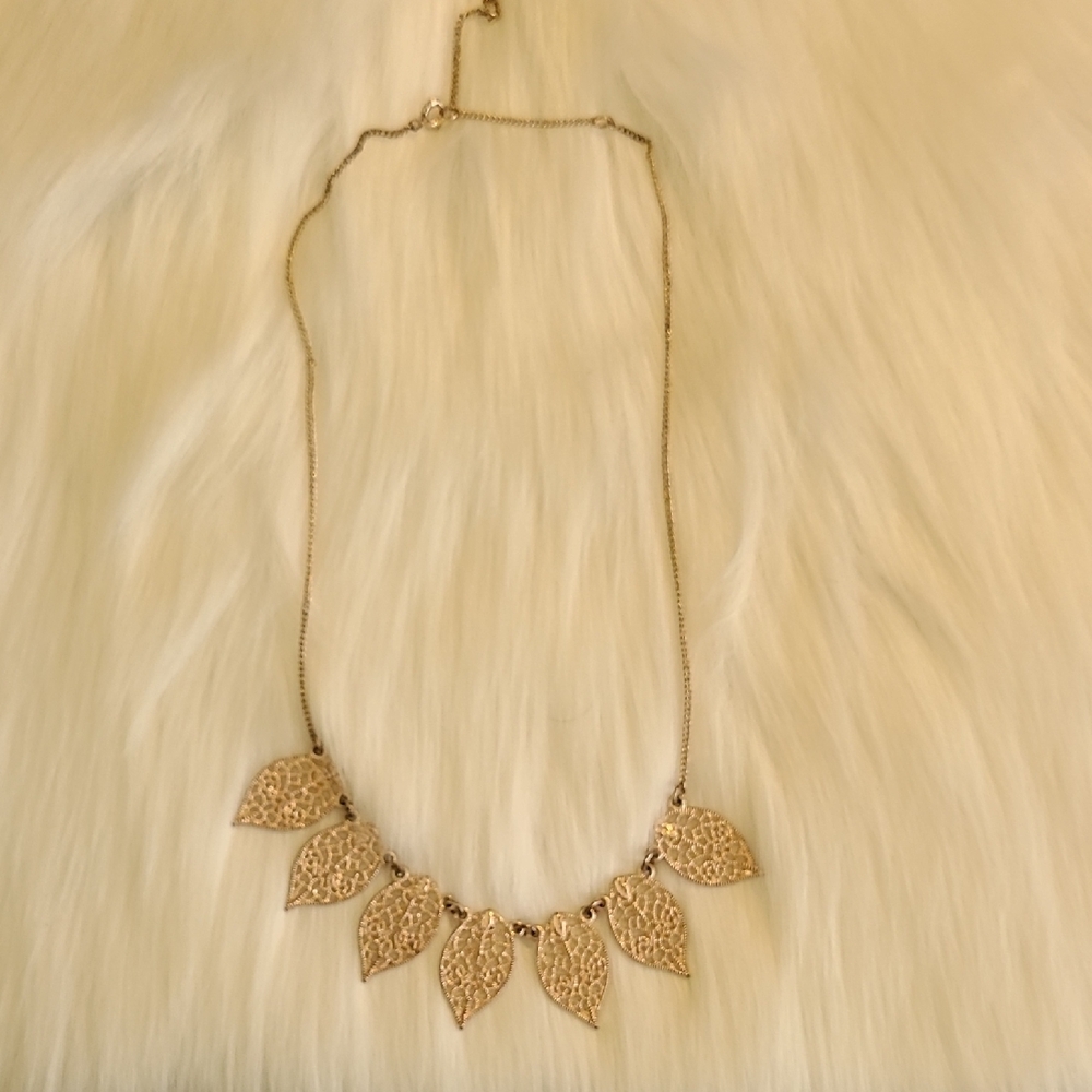 Gold Leaf Pendant Necklace